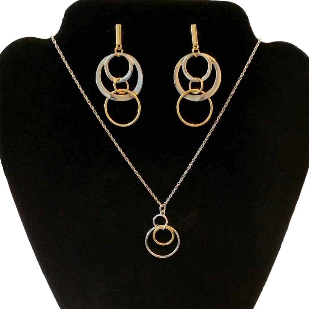 Two-tone Artdeco Circle Jewelry Set: Necklace & Earrings by Real Simple